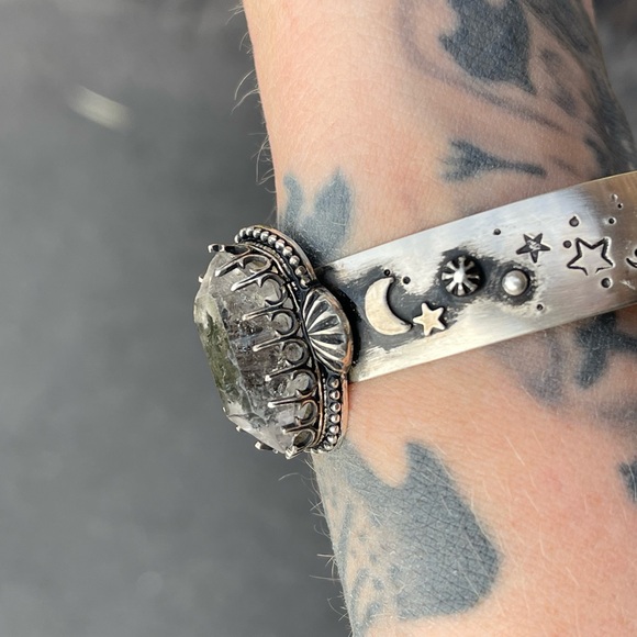 Tibetan Quartz Cuff Star Native - Picture 5 of 6